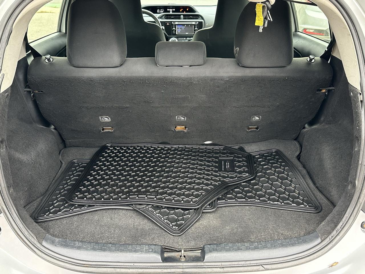 2016 Toyota Prius c  Photo