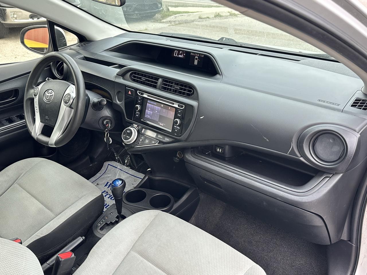 2016 Toyota Prius c  Photo