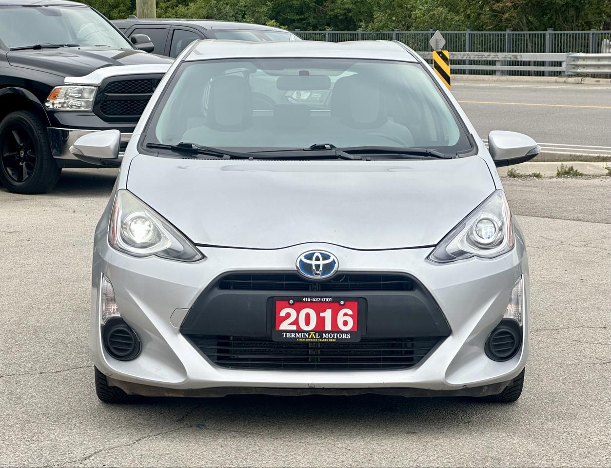 2016 Toyota Prius c  Photo