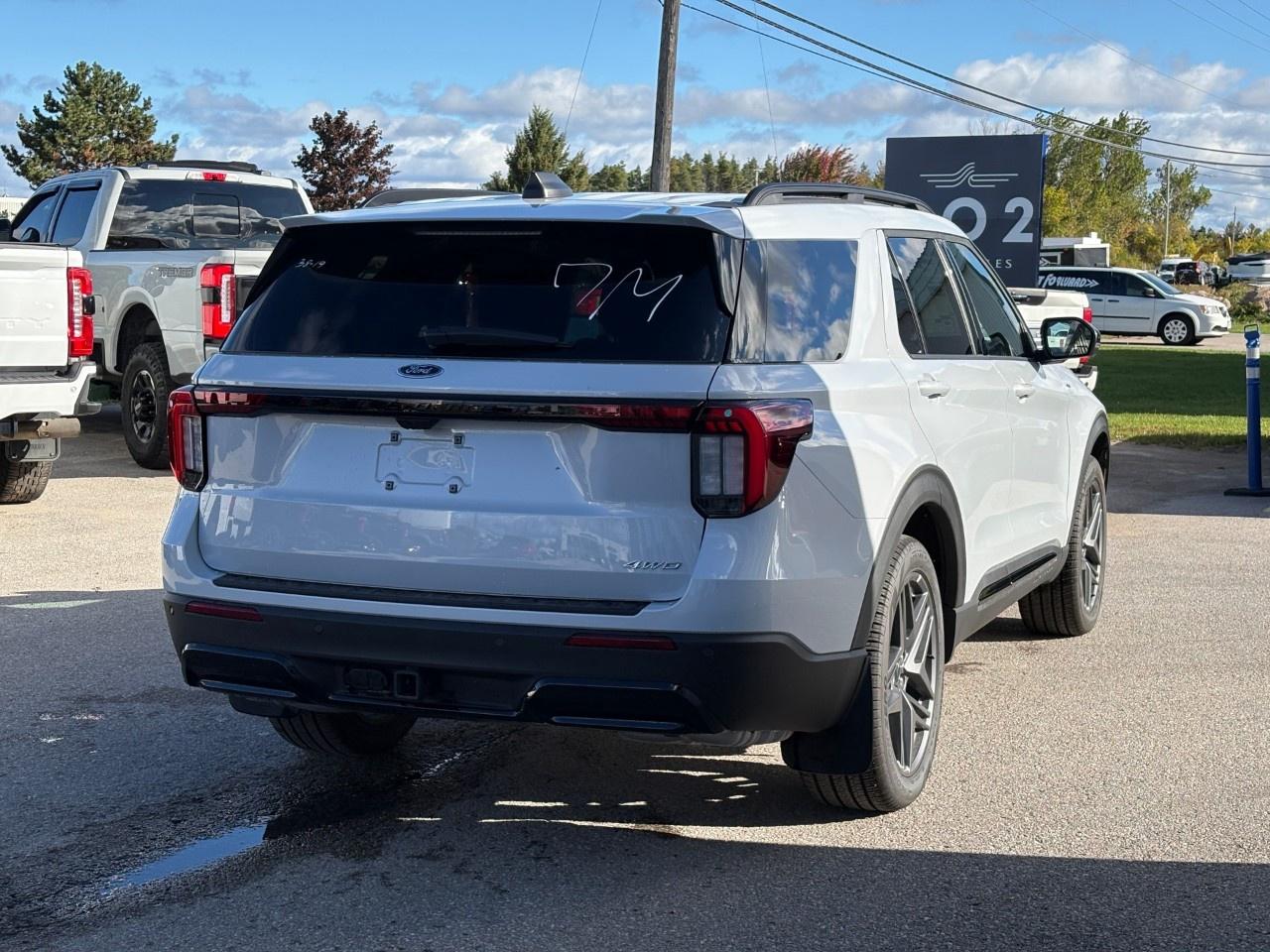 2026 Ford Explorer ST-Line 4WD Photo