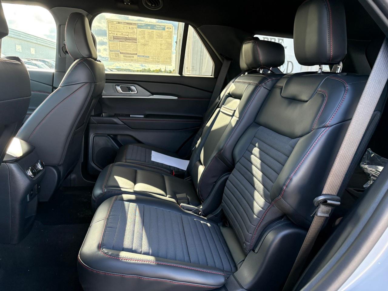 2026 Ford Explorer ST-Line 4WD Photo