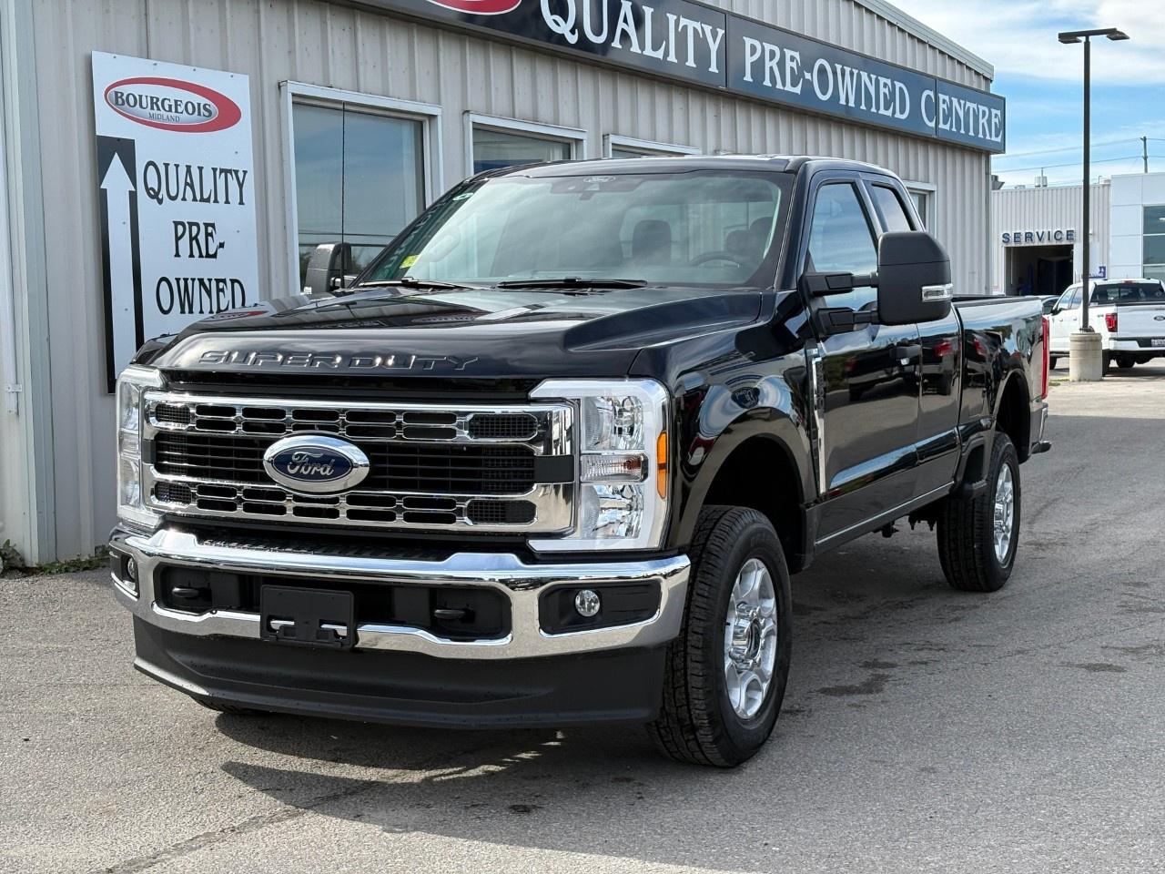 2026 Ford F-350 Super Duty SRW XLT 4WD Super Cab 6.75' Box Photo2