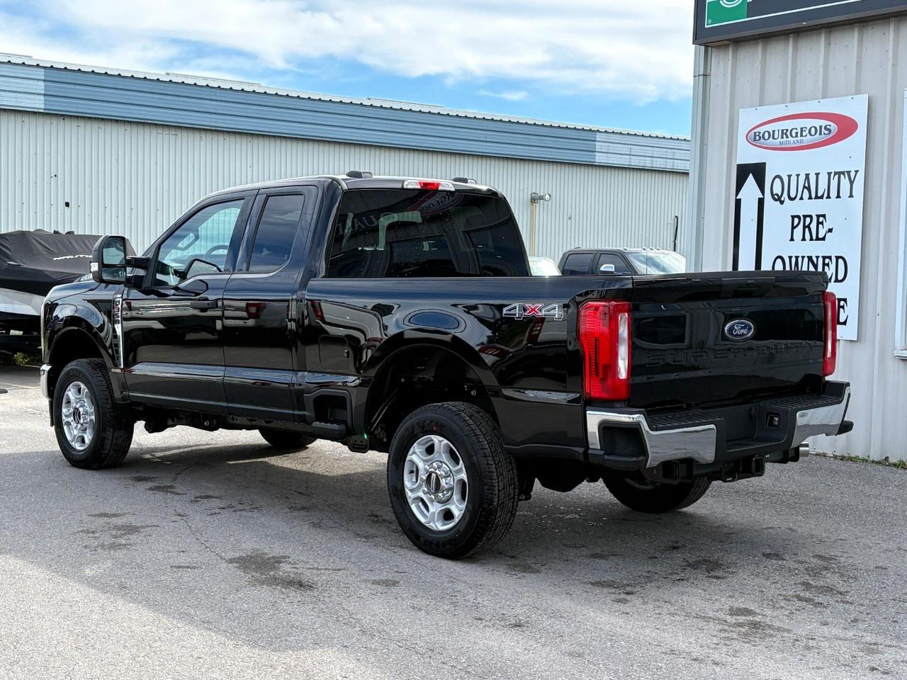 2026 Ford F-350 Super Duty SRW XLT 4WD Super Cab 6.75' Box Photo