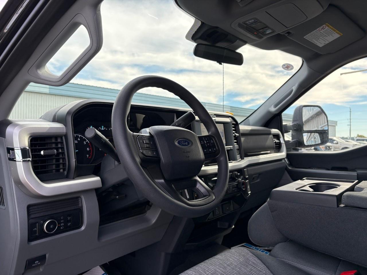2026 Ford F-350 Super Duty SRW XLT 4WD Super Cab 6.75' Box Photo