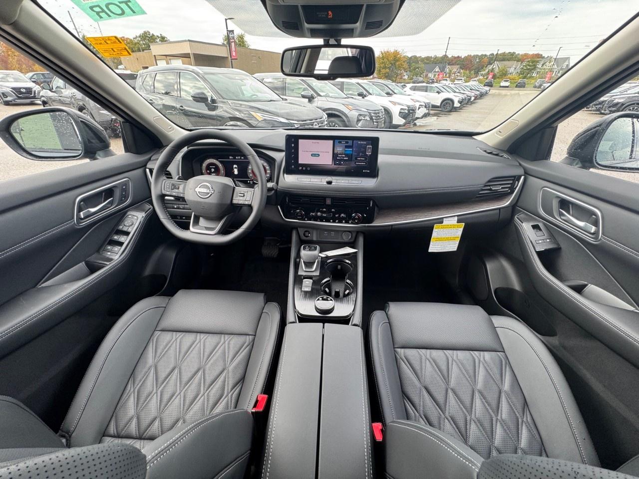 2026 Nissan Rogue AWD Platinum Photo