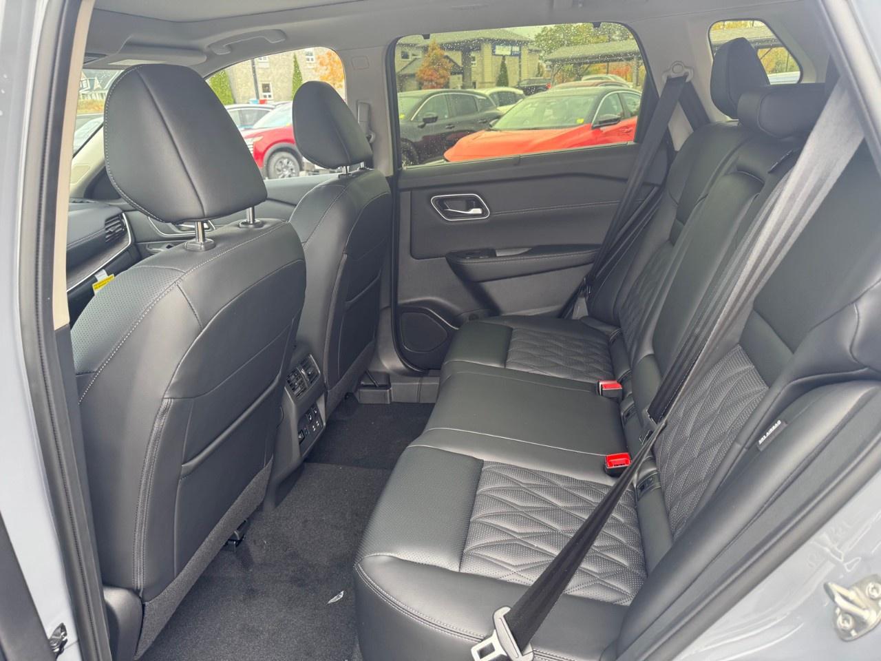 2026 Nissan Rogue AWD Platinum Photo