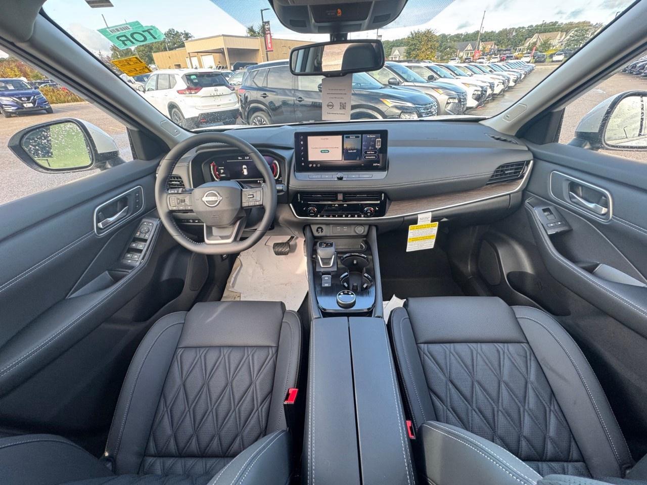 2026 Nissan Rogue AWD Platinum Photo