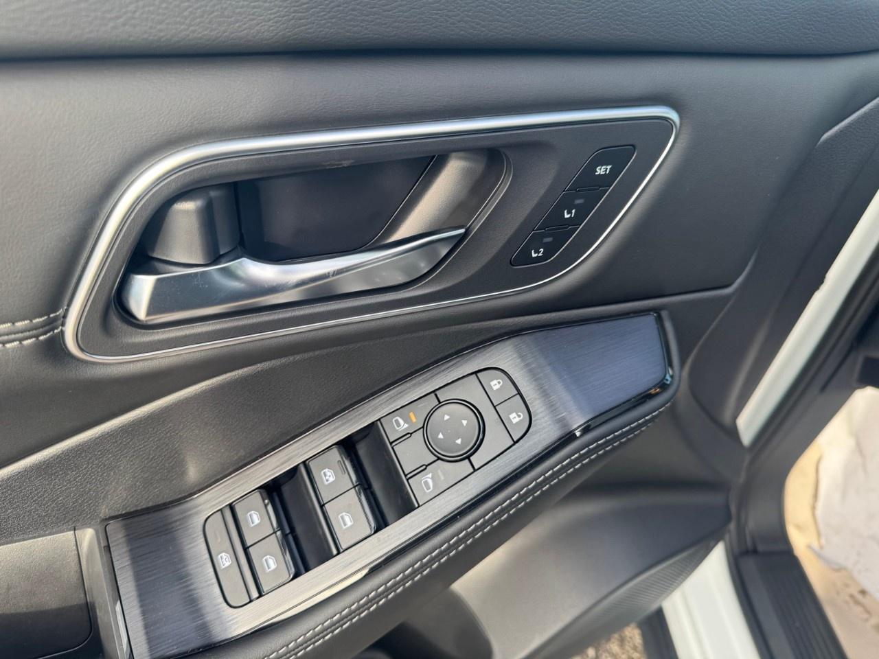 2026 Nissan Rogue AWD Platinum Photo