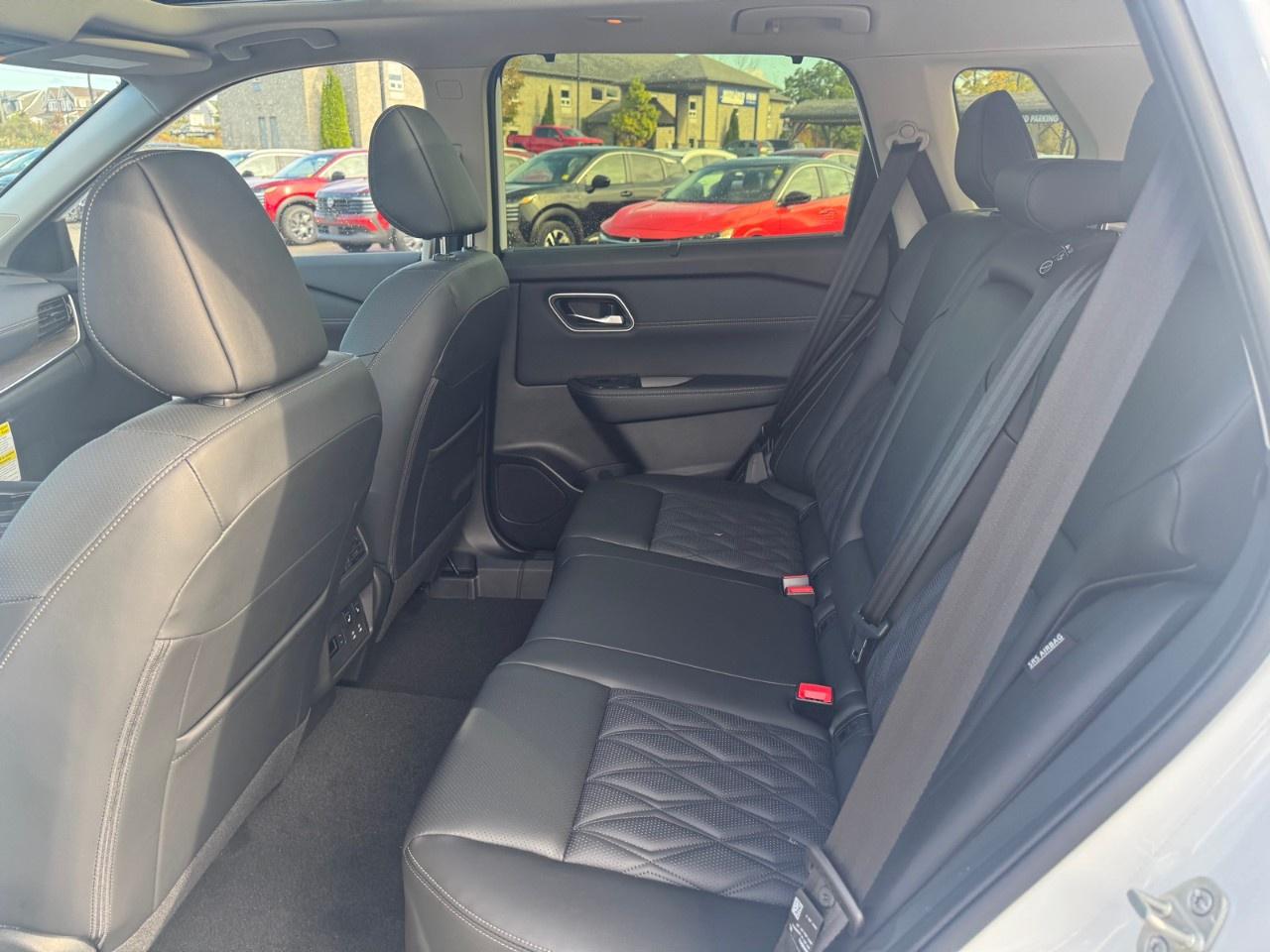 2026 Nissan Rogue AWD Platinum Photo