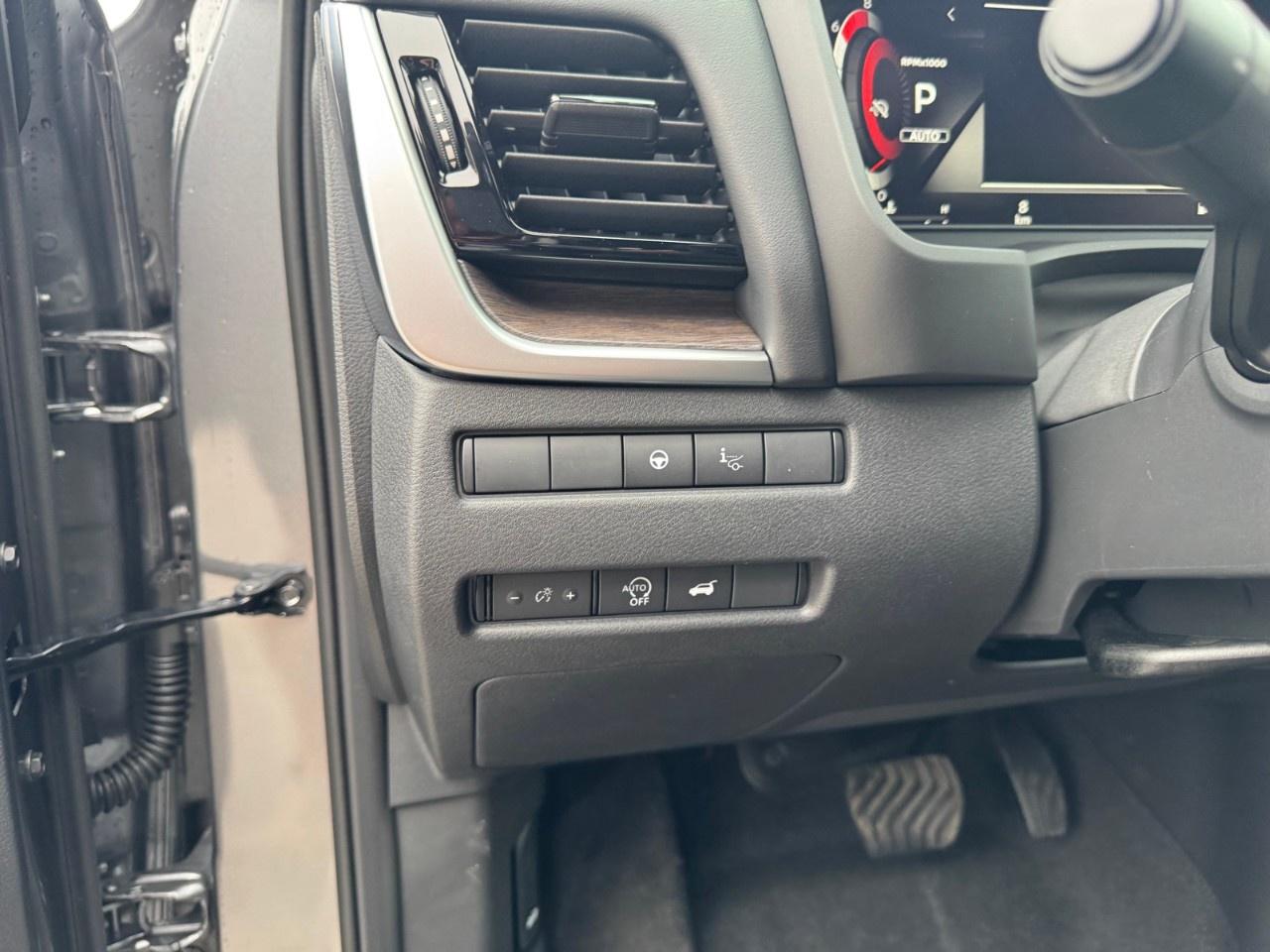2026 Nissan Rogue AWD Platinum Photo