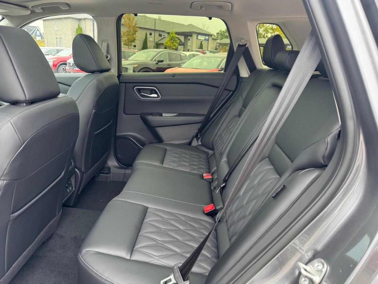 2026 Nissan Rogue AWD Platinum Photo