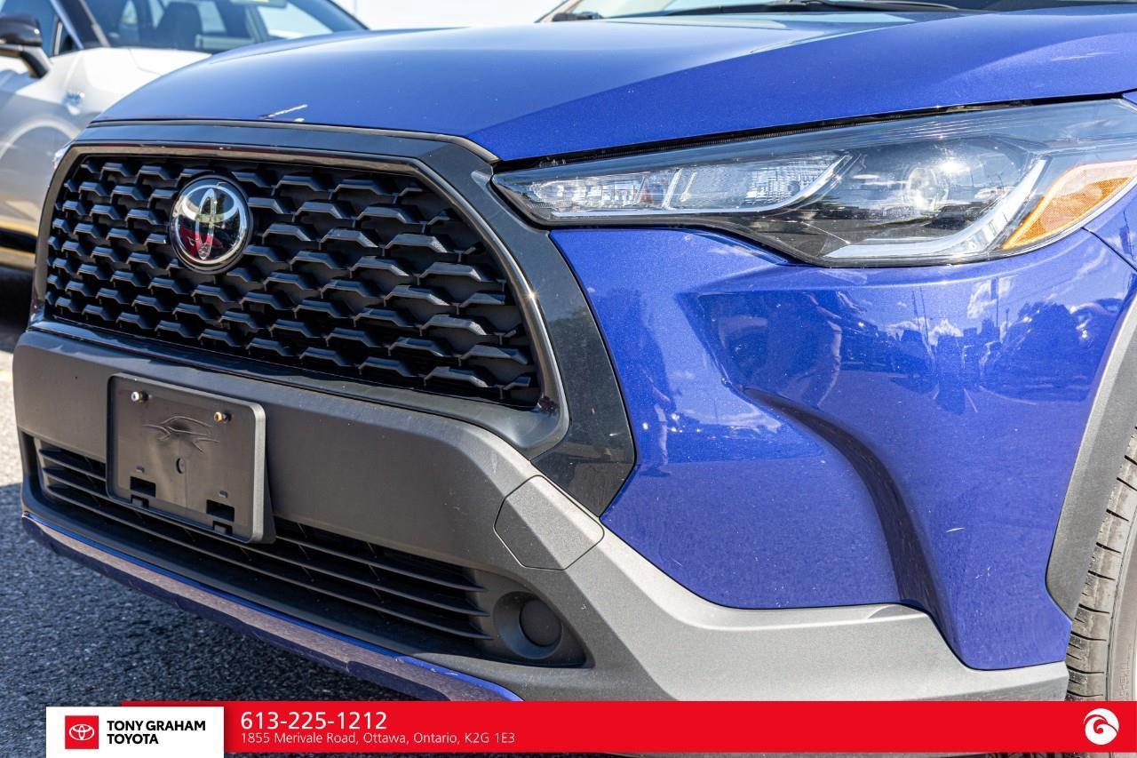2024 Toyota Corolla Cross LE Photo