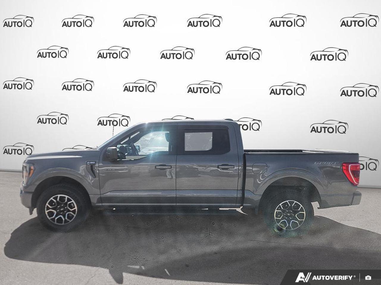 2023 Ford F-150 XLT LOW KM'S | 18 BLACK WHEELS | OFF LEASE! Photo3
