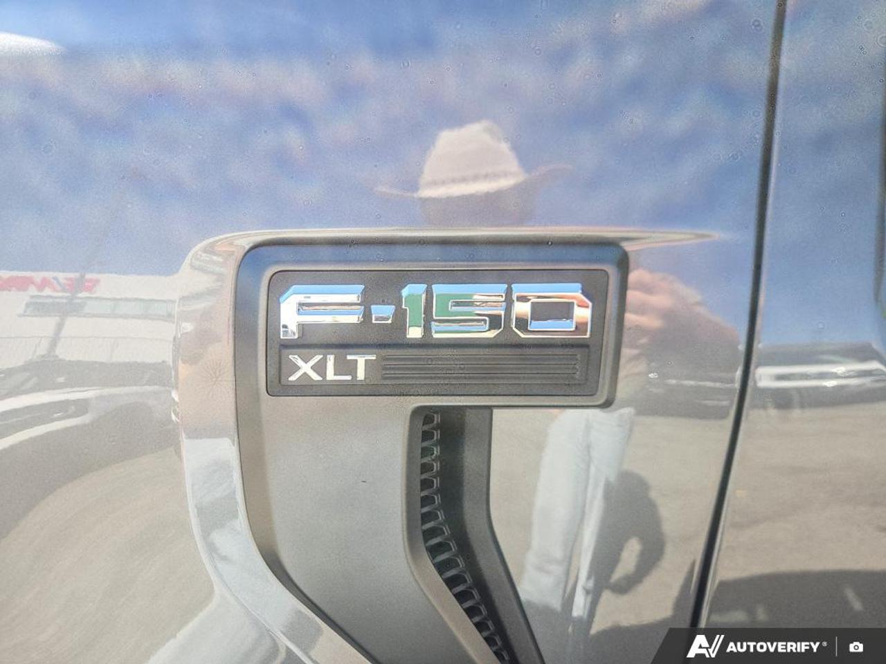 2023 Ford F-150 XLT LOW KM'S | 18 BLACK WHEELS | OFF LEASE! Photo