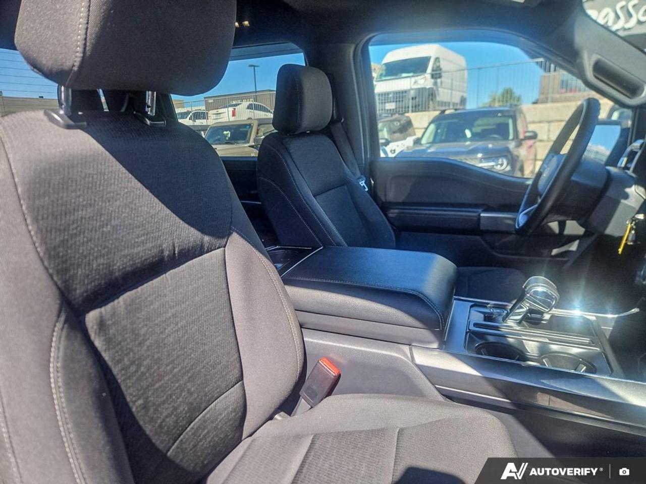 2023 Ford F-150 XLT LOW KM'S | 18 BLACK WHEELS | OFF LEASE! Photo