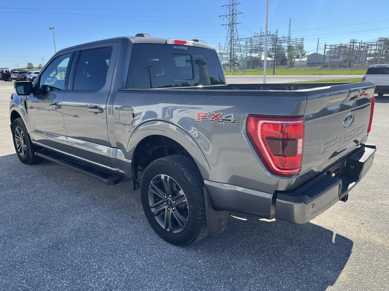 2023 Ford F-150 CREW CAB PICKUP Photo3
