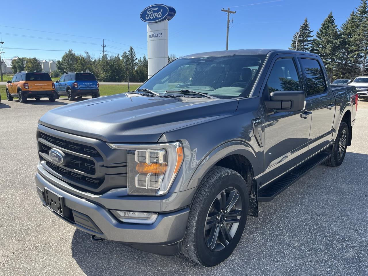 2023 Ford F-150 CREW CAB PICKUP Photo2