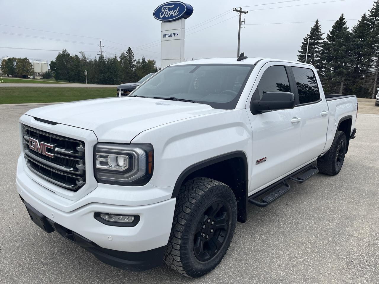 2016 GMC Sierra 1500 SLT 4WD Crew Cab 143.5 Photo2