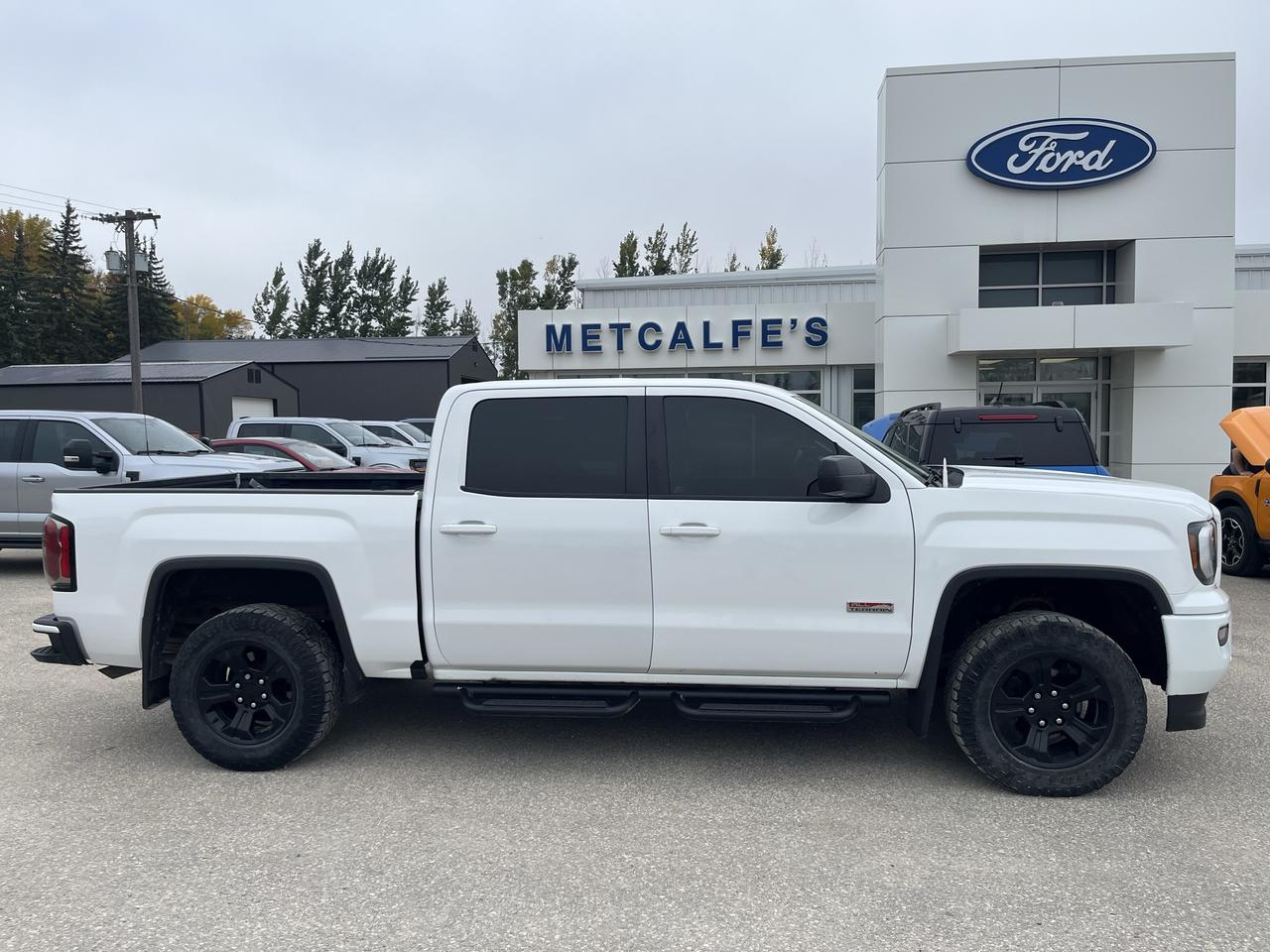 2016 GMC Sierra 1500 SLT 4WD Crew Cab 143.5 Photo0