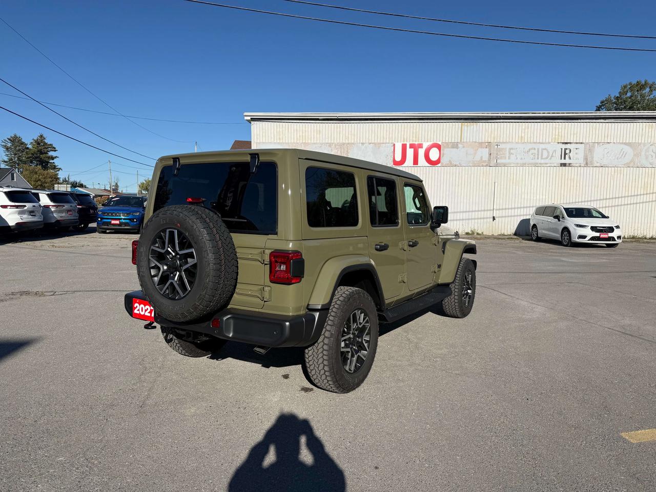 2027 Jeep Wrangler Sahara 4 Door 4X4 - One Touch Power Top! Photo4