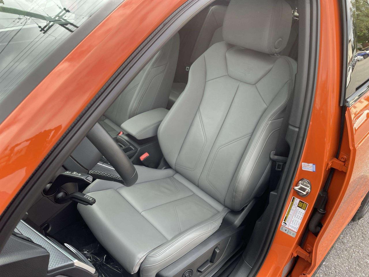 2024 Audi Q3 45 Progressiv PROGRESSIV, SLINE, BLACK OPTICS, LEATHER, PANO. ROOF, LANE DEPARTURE, AUDI SIDE ASSIST Photo
