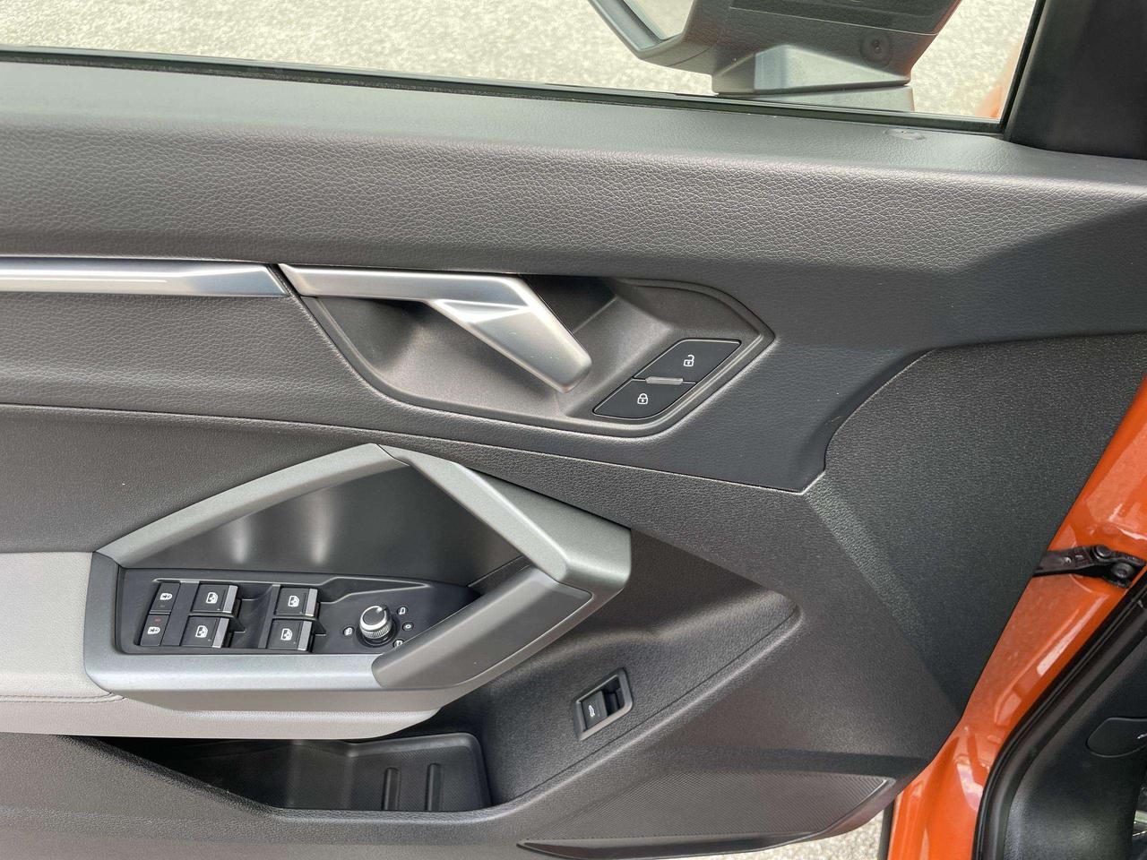 2024 Audi Q3 45 Progressiv PROGRESSIV, SLINE, BLACK OPTICS, LEATHER, PANO. ROOF, LANE DEPARTURE, AUDI SIDE ASSIST Photo