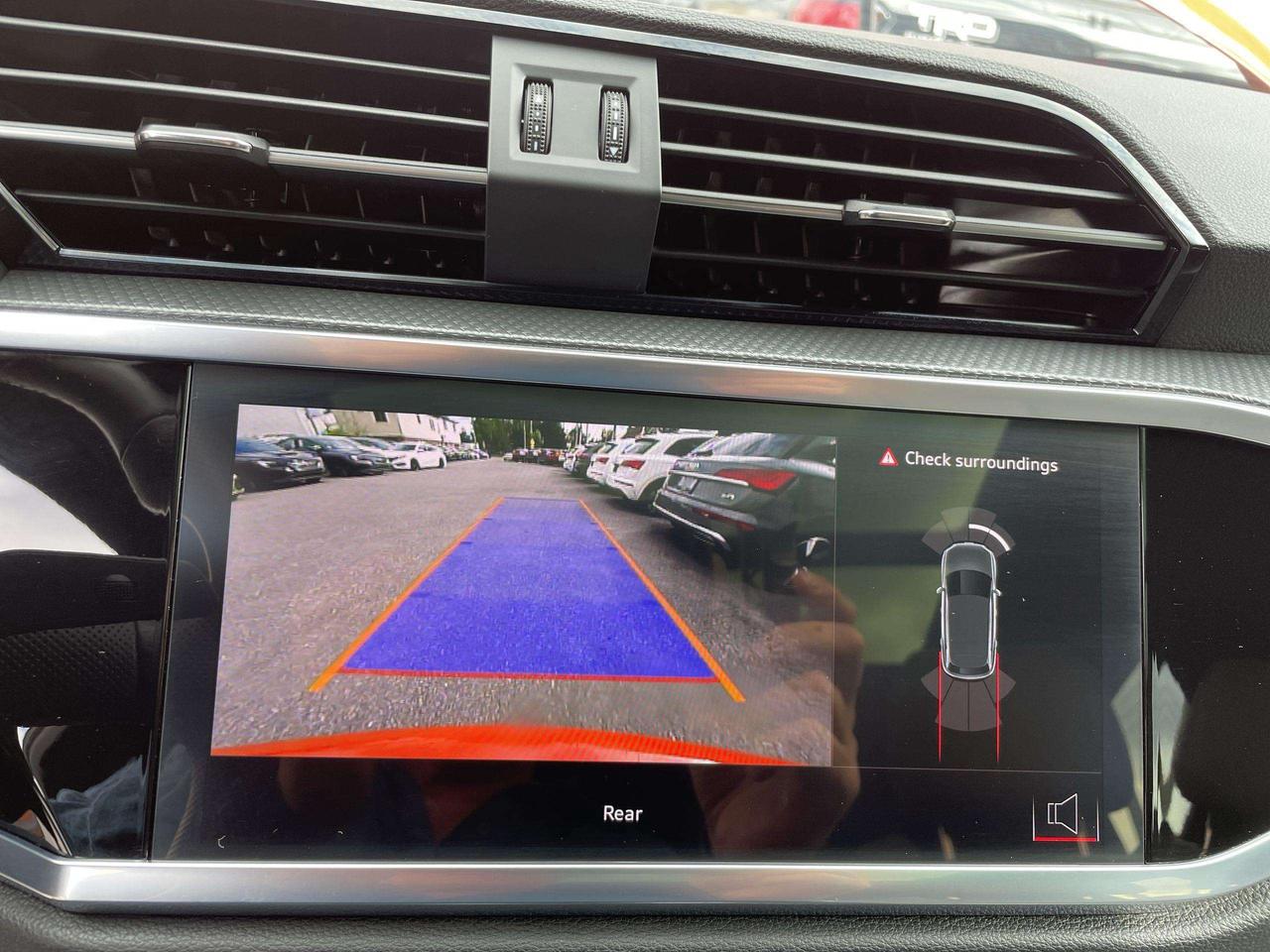 2024 Audi Q3 45 Progressiv PROGRESSIV, SLINE, BLACK OPTICS, LEATHER, PANO. ROOF, LANE DEPARTURE, AUDI SIDE ASSIST Photo