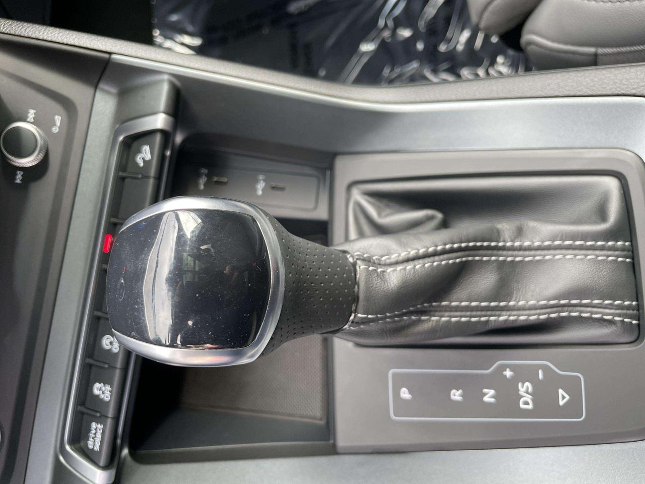 2024 Audi Q3 45 Progressiv PROGRESSIV, SLINE, BLACK OPTICS, LEATHER, PANO. ROOF, LANE DEPARTURE, AUDI SIDE ASSIST Photo