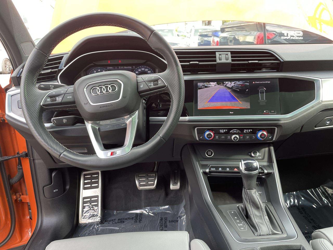 2024 Audi Q3 45 Progressiv PROGRESSIV, SLINE, BLACK OPTICS, LEATHER, PANO. ROOF, LANE DEPARTURE, AUDI SIDE ASSIST Photo