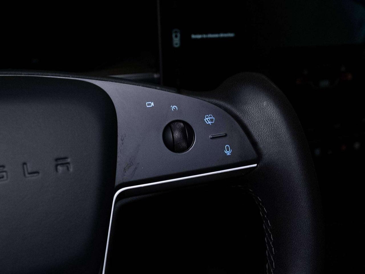 2023 Tesla Model X 7 PASS | YOKE STEERING | 20 IN Photo