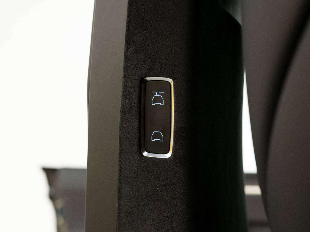2023 Tesla Model X 7 PASS | YOKE STEERING | 20 IN Photo