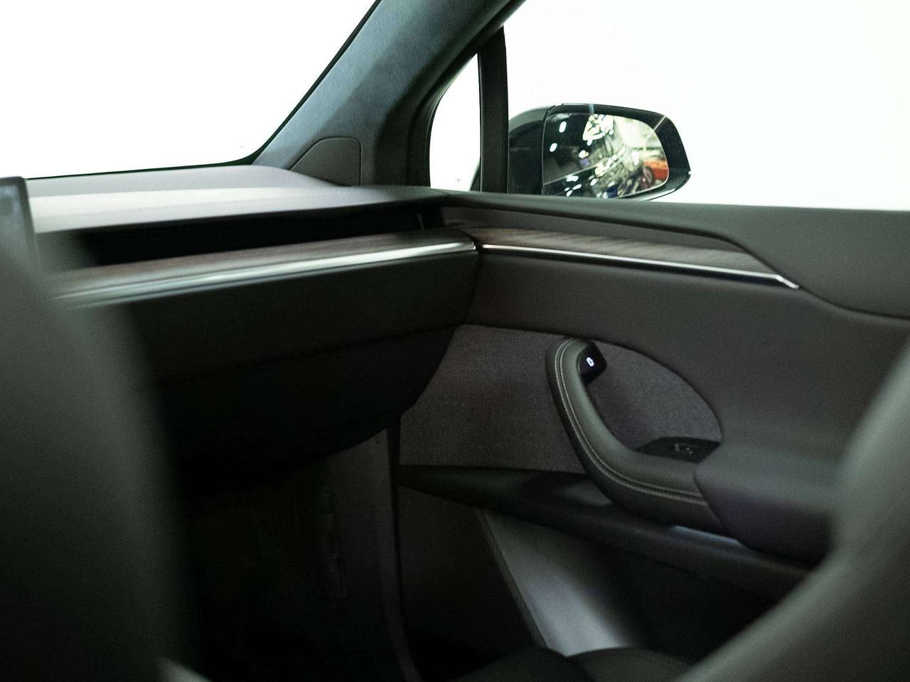 2023 Tesla Model X 7 PASS | YOKE STEERING | 20 IN Photo