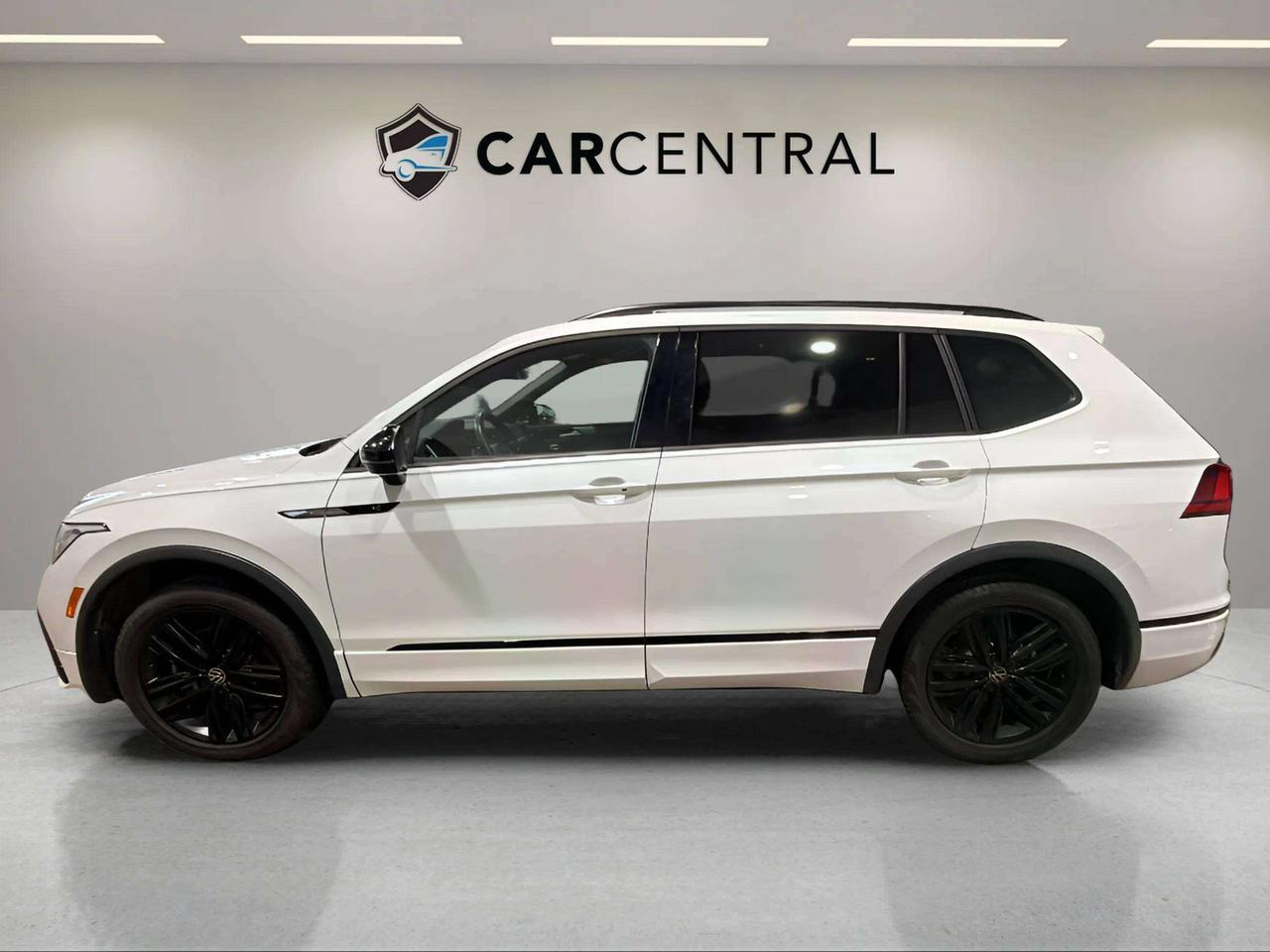 2022 Volkswagen Tiguan COMFORTLINE R-LINE| PANO| LEATHERETTE | CARPLAY Photo1