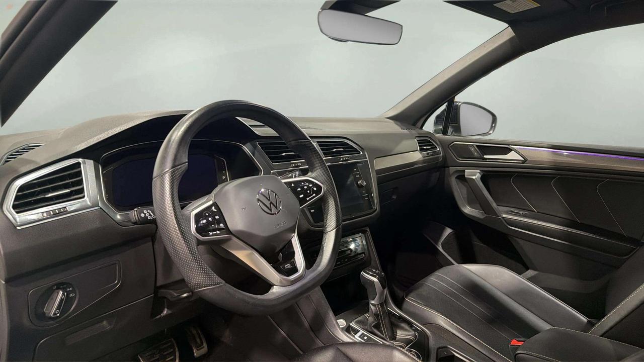 2022 Volkswagen Tiguan COMFORTLINE R-LINE| PANO| LEATHERETTE | CARPLAY Photo