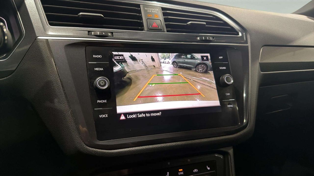 2022 Volkswagen Tiguan COMFORTLINE R-LINE| PANO| LEATHERETTE | CARPLAY Photo