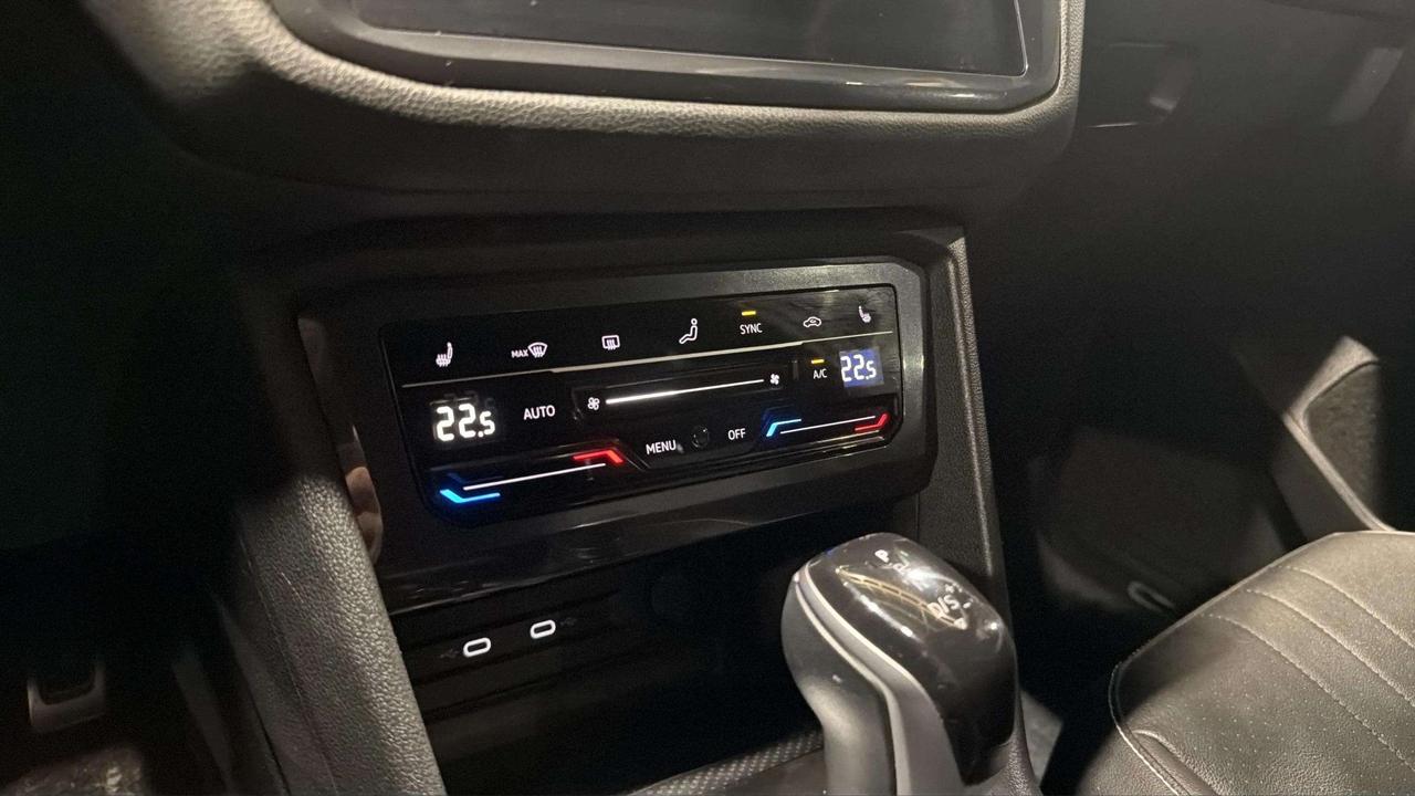 2022 Volkswagen Tiguan COMFORTLINE R-LINE| PANO| LEATHERETTE | CARPLAY Photo