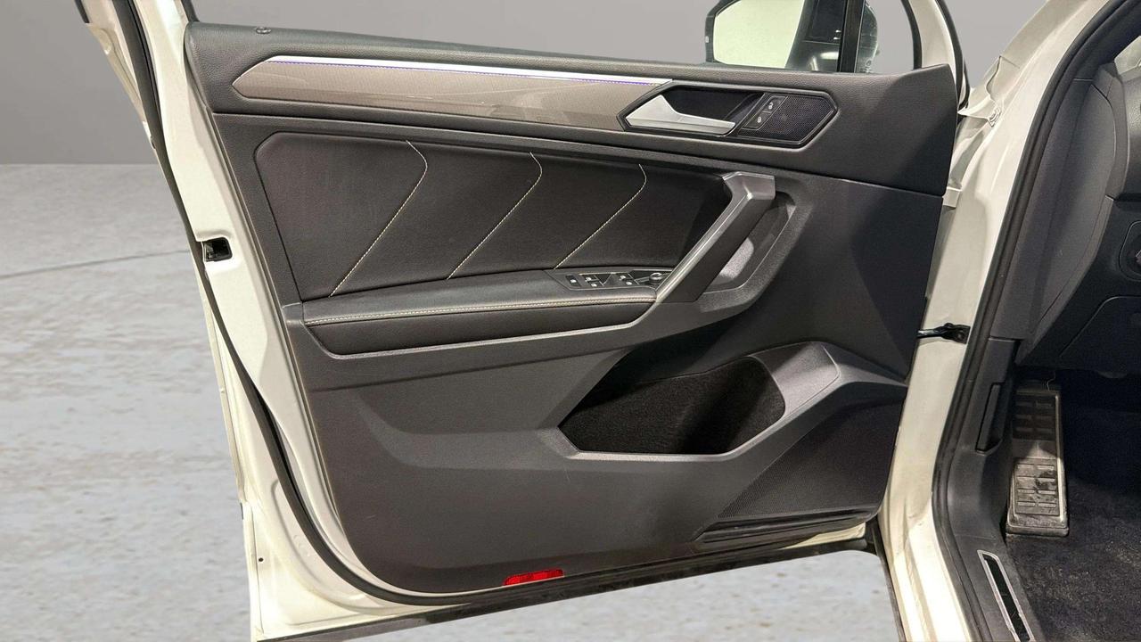 2022 Volkswagen Tiguan COMFORTLINE R-LINE| PANO| LEATHERETTE | CARPLAY Photo