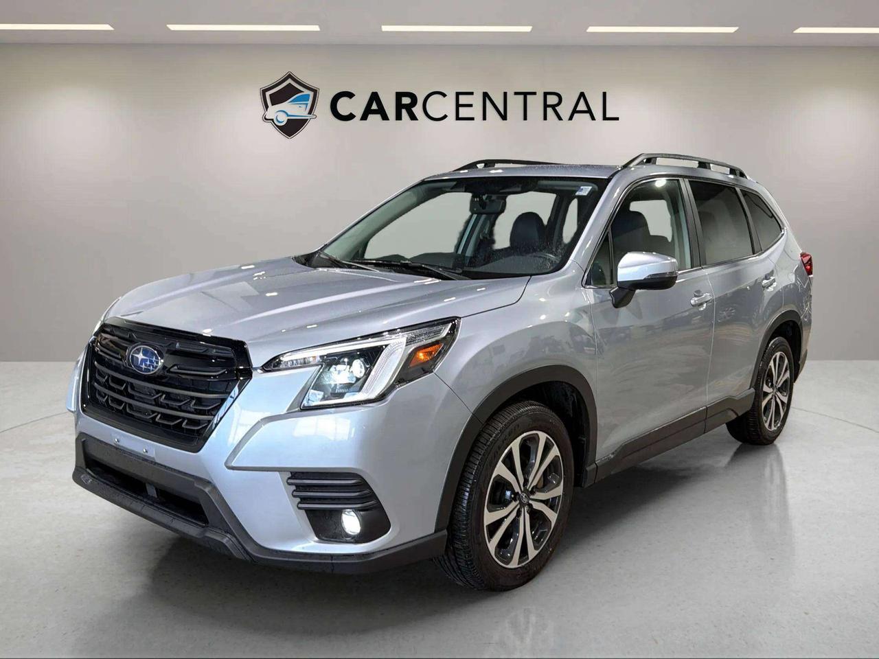 2024 Subaru Forester LIMITED | CLEAN CARFAX | LEATHER | CARPLAY | PANO Photo
