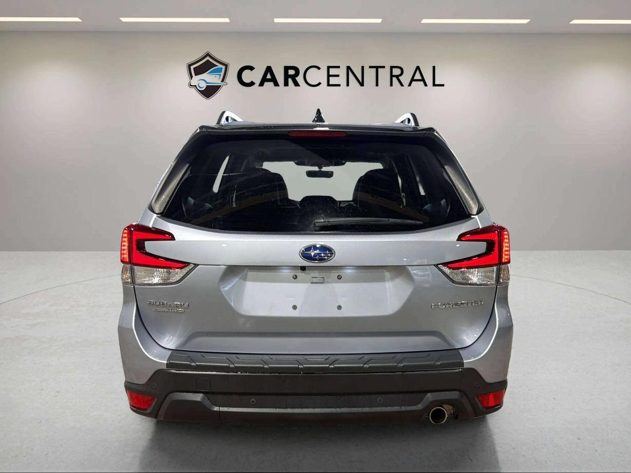 2024 Subaru Forester LIMITED | CLEAN CARFAX | LEATHER | CARPLAY | PANO Photo