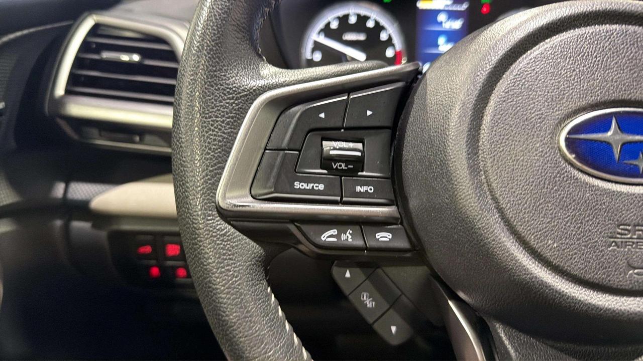2024 Subaru Forester LIMITED | CLEAN CARFAX | LEATHER | CARPLAY | PANO Photo