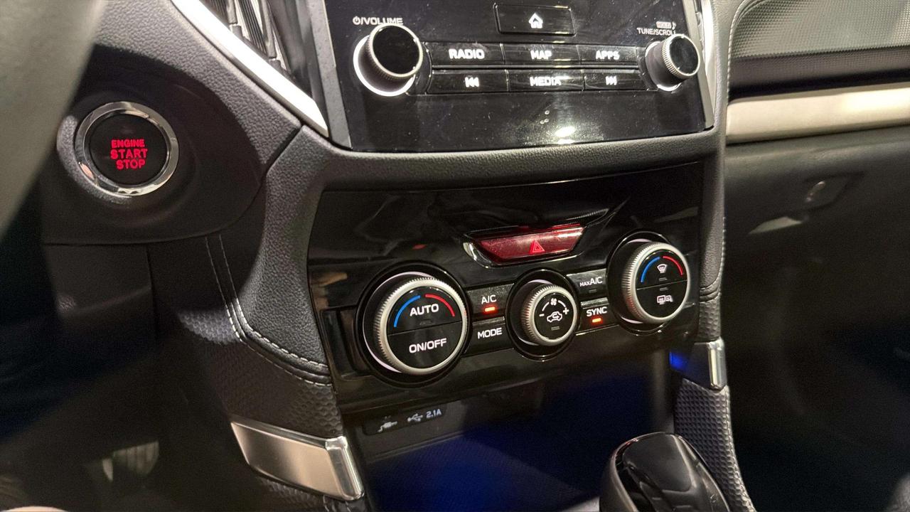 2024 Subaru Forester LIMITED | CLEAN CARFAX | LEATHER | CARPLAY | PANO Photo