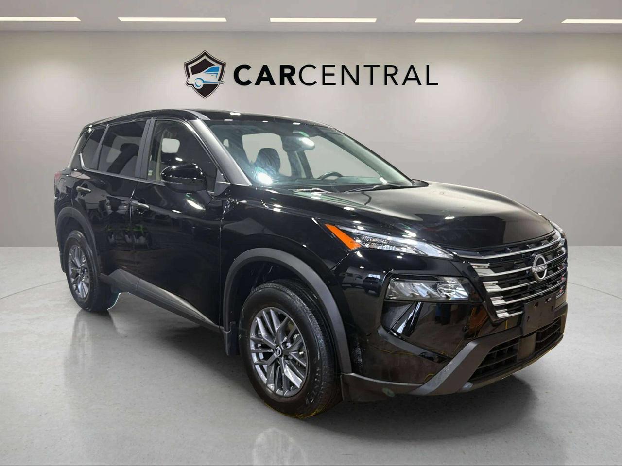 2024 Nissan Rogue S AWD | CLEAN CARFAX | 1 OWNER | CARPLAY| STARTER Photo