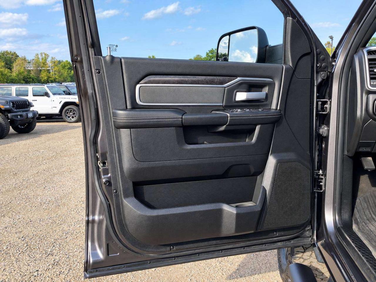 2022 RAM 2500 Big Horn Night 6.7L | Level C | 12" NAV | 4X4 Photo