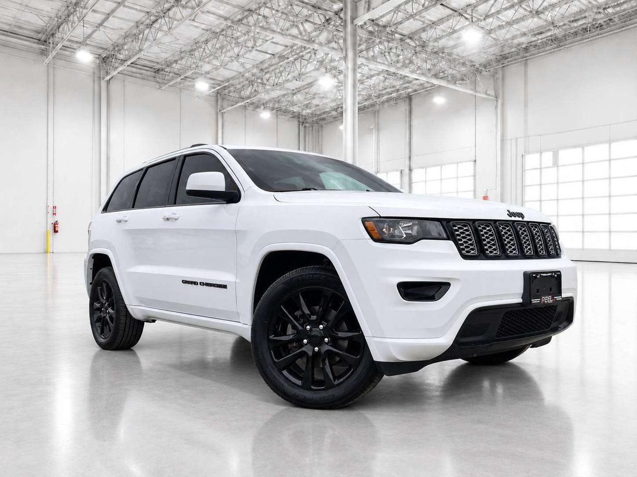 2020 Jeep Grand Cherokee Altitude Photo1