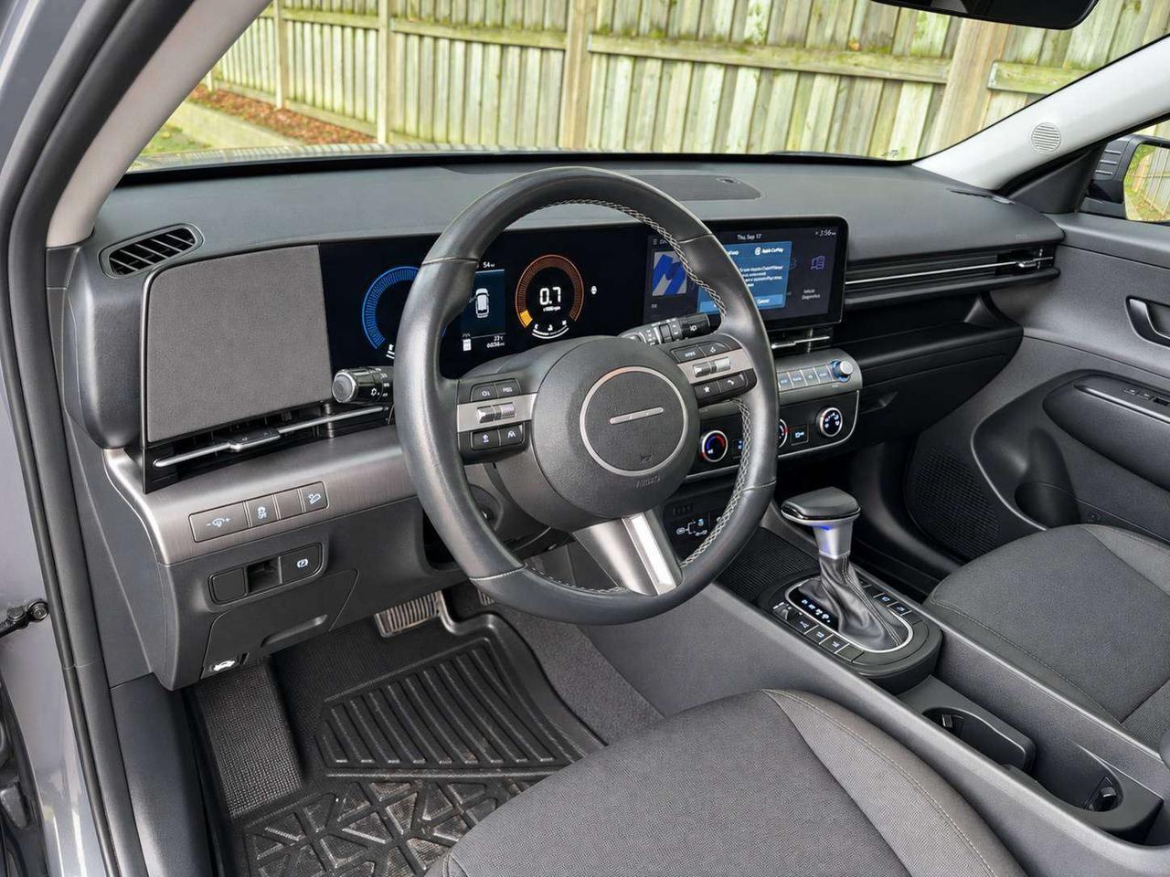 2024 Hyundai KONA Preferred | Heated Seats | Winter Tires | AWD Photo