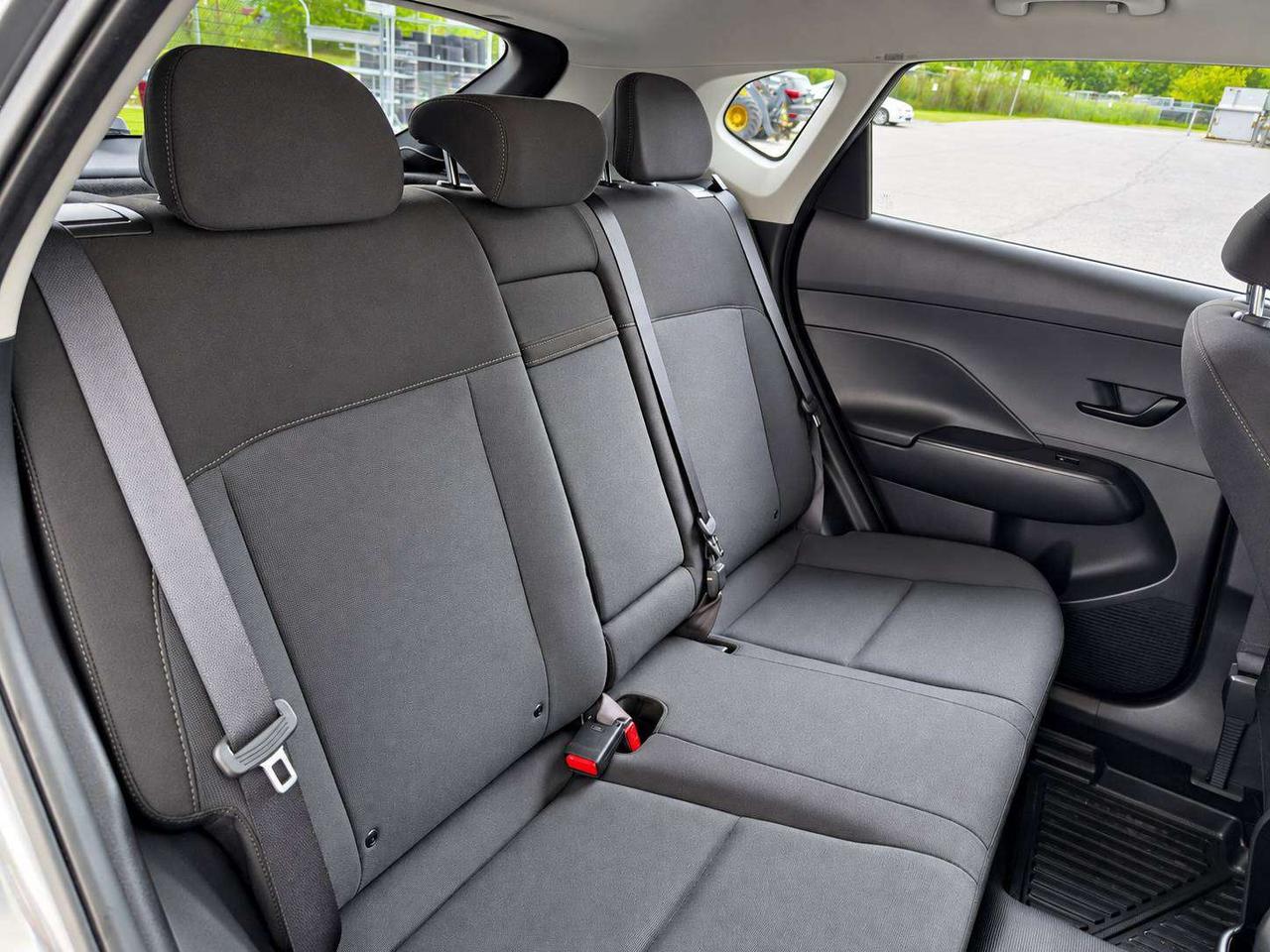 2024 Hyundai KONA Preferred | Heated Seats | Winter Tires | AWD Photo