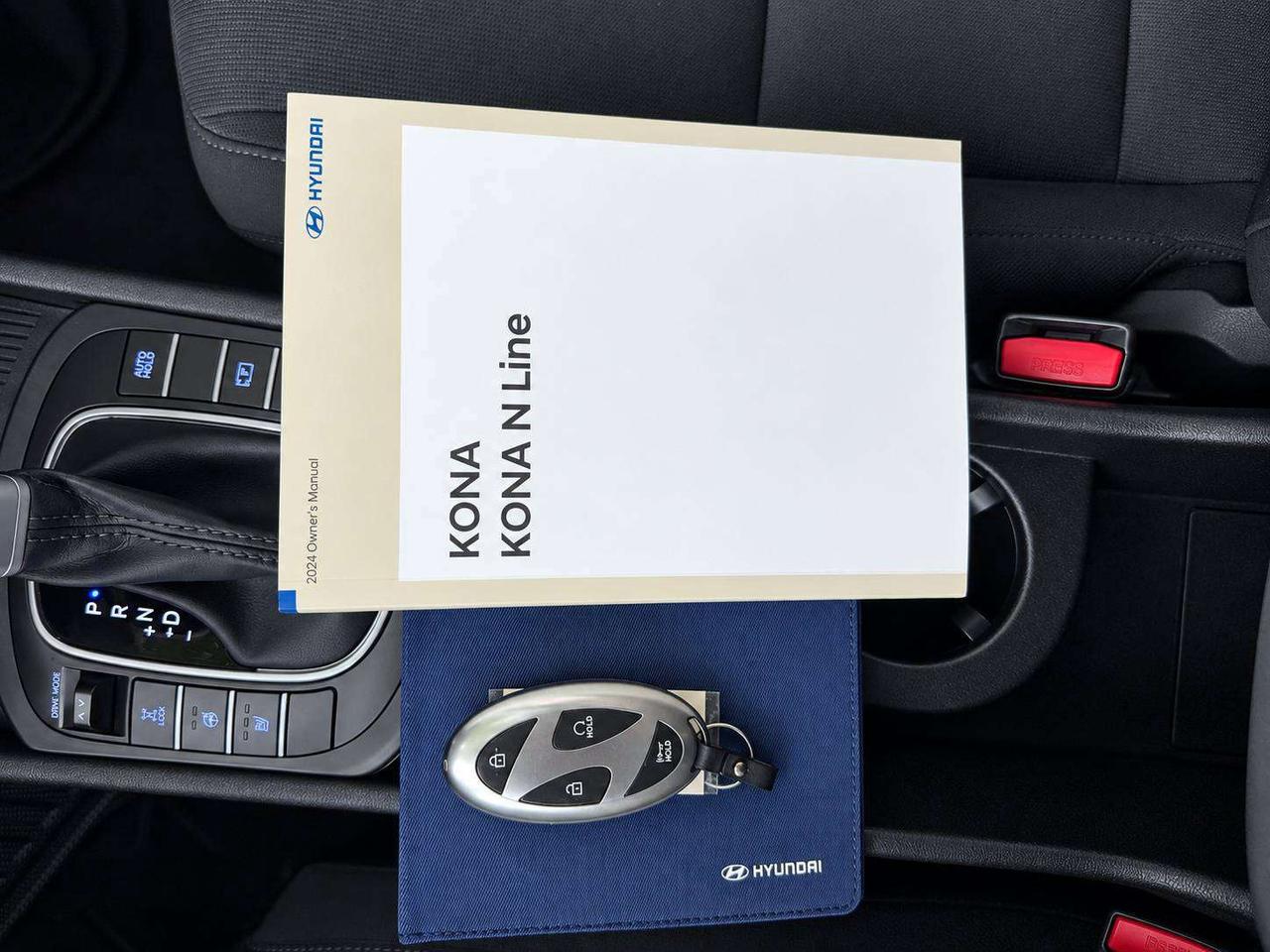 2024 Hyundai KONA Preferred | Heated Seats | Winter Tires | AWD Photo