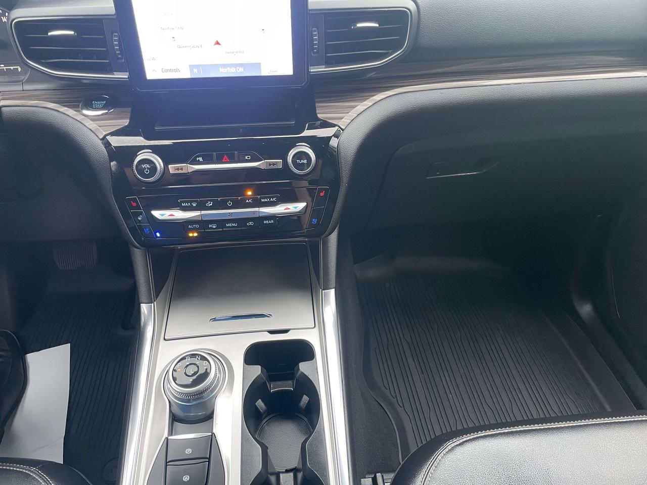 2022 Ford Explorer Limited 7 pass. AWD Photo