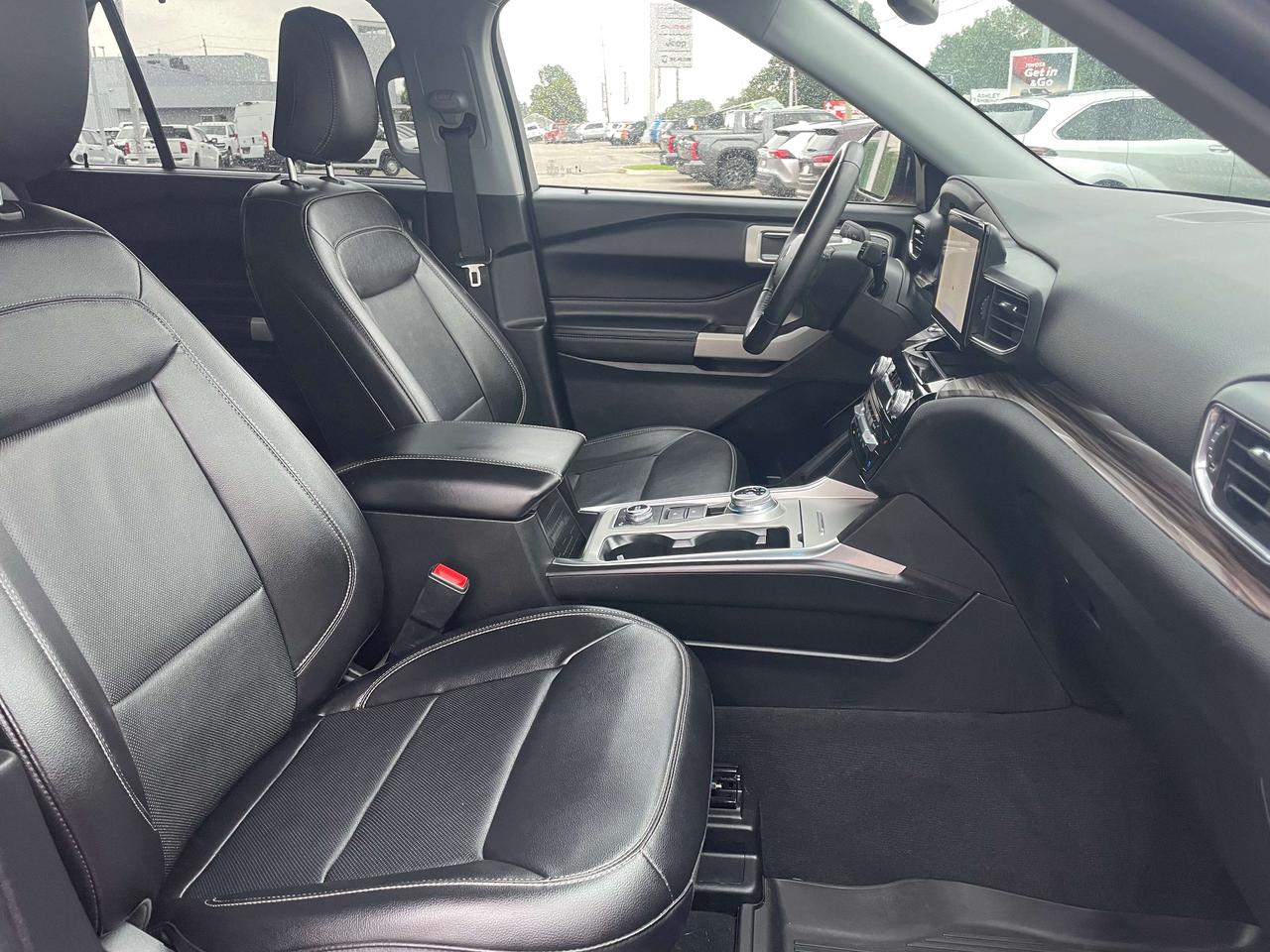 2022 Ford Explorer Limited 7 pass. AWD Photo