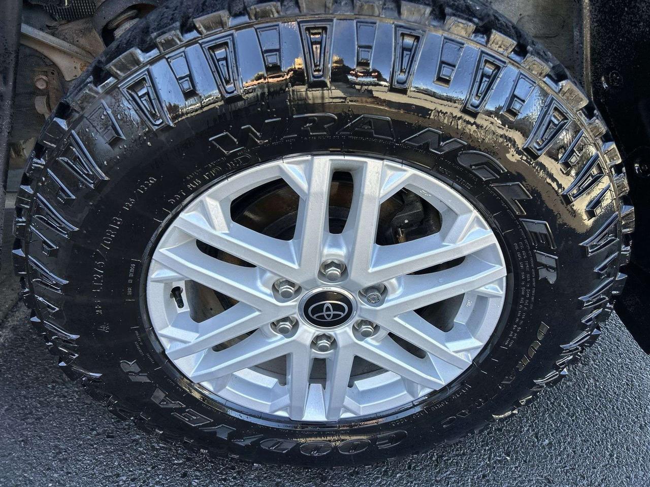 2023 Toyota Tundra 4X4 | CREW | LOW KMS! | HTD SEATS | TONNEAU Photo4